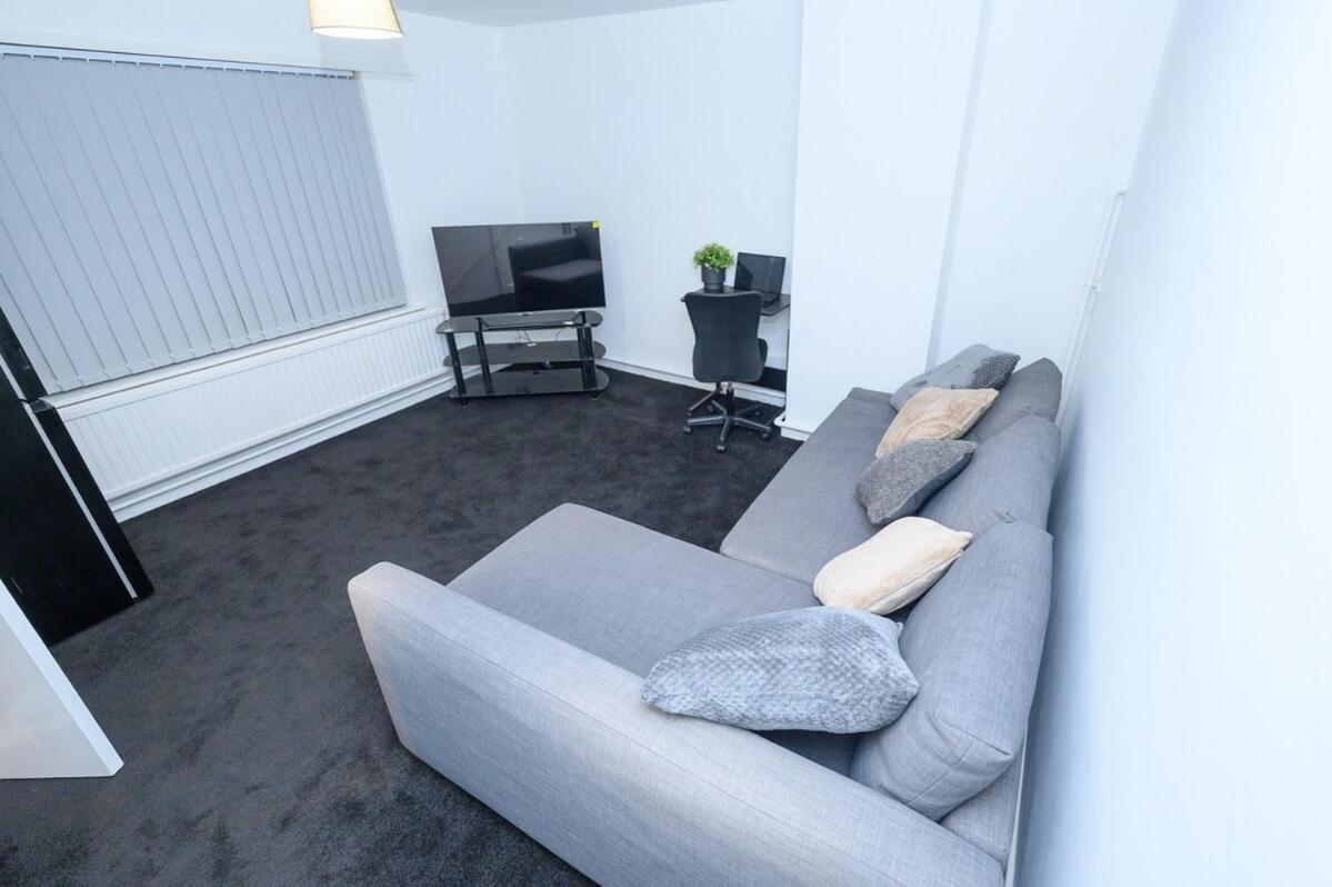 Apartment Fully Furnished 1br L Wifi, Kitchen, Liverpool